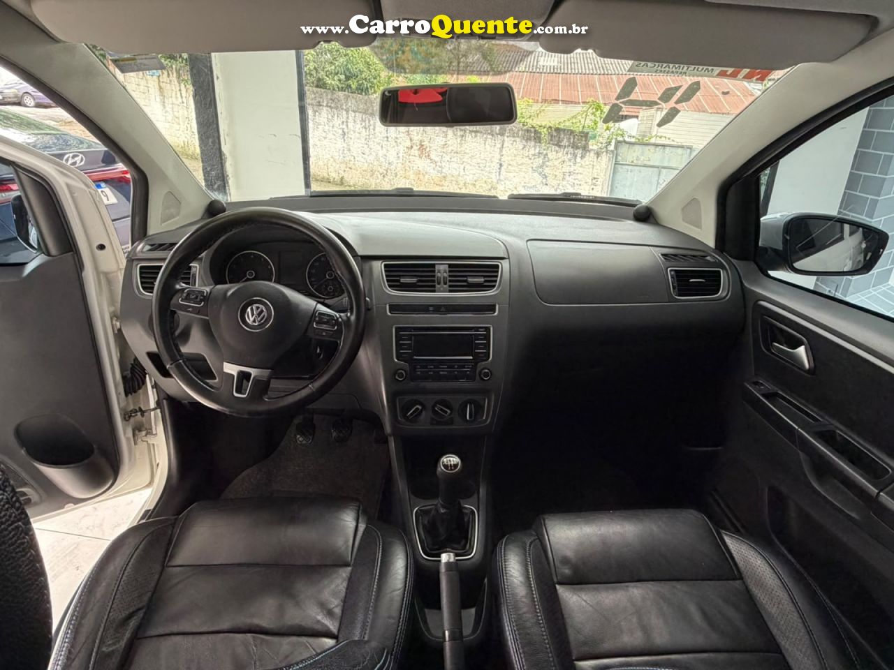 VOLKSWAGEN   FOX BLUEMOTION 1.0 MI TOTAL FLEX 12V 5P   BRANCO 2014 1.0 FLEX - Loja