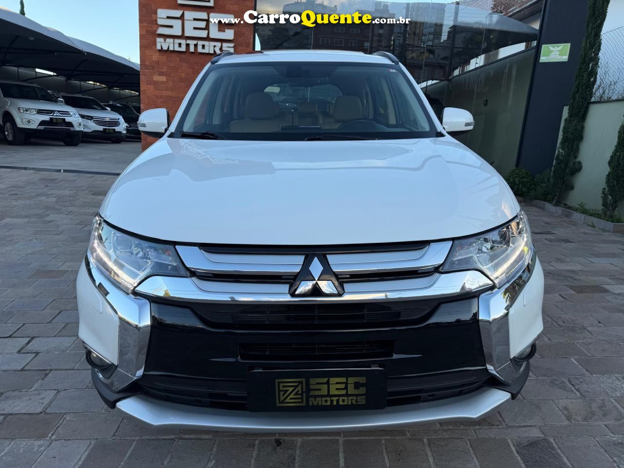 MITSUBISHI   OUTLANDER 3.0 GT 3.0 V6 AUT.   BRANCO 2016 3.0 GASOLINA - Loja