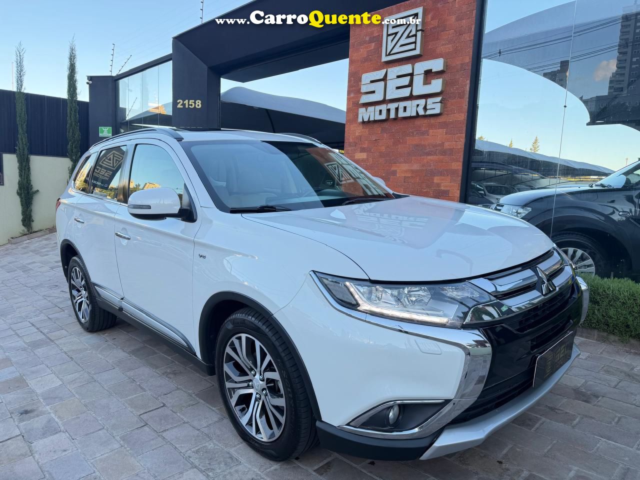 MITSUBISHI   OUTLANDER 3.0 GT 3.0 V6 AUT.   BRANCO 2016 3.0 GASOLINA - Loja