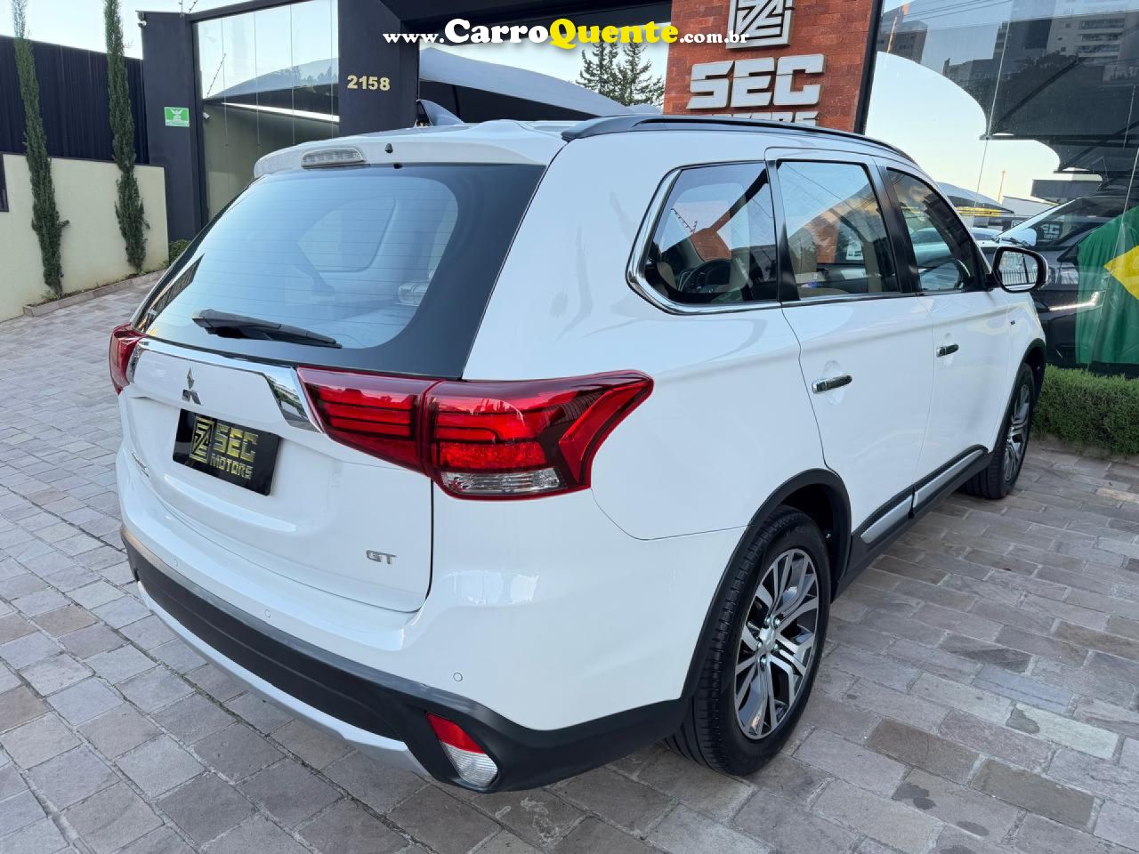 MITSUBISHI   OUTLANDER 3.0 GT 3.0 V6 AUT.   BRANCO 2016 3.0 GASOLINA - Loja