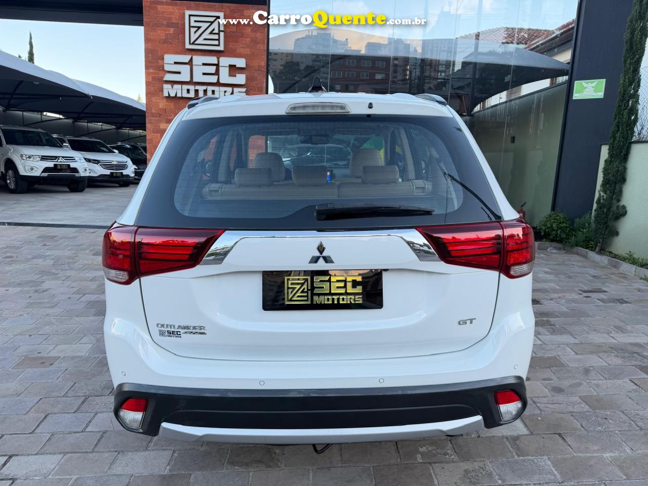 MITSUBISHI   OUTLANDER 3.0 GT 3.0 V6 AUT.   BRANCO 2016 3.0 GASOLINA - Loja