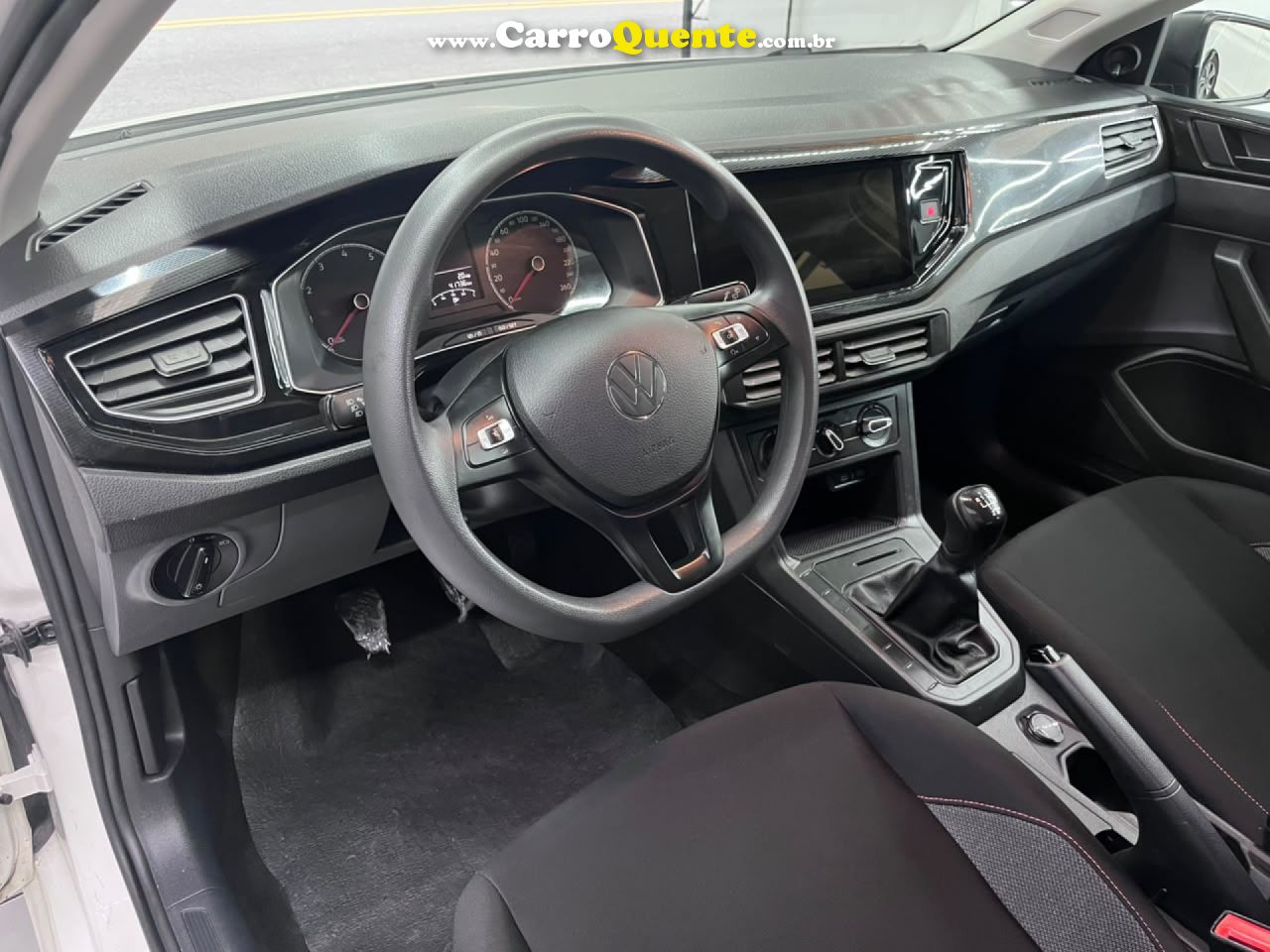 VOLKSWAGEN   POLO TRACK MA   BRANCO 2025 1.0 FLEX - Loja