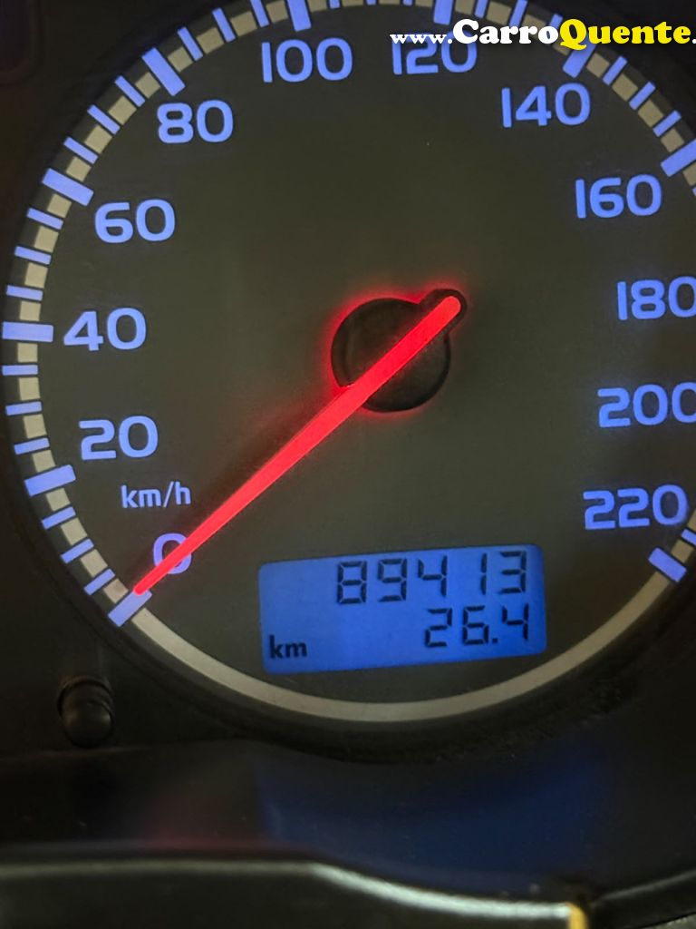 VOLKSWAGEN   SAVEIRO CITY 1.6   PRATA 2002 1.6 GASOLINA - Loja