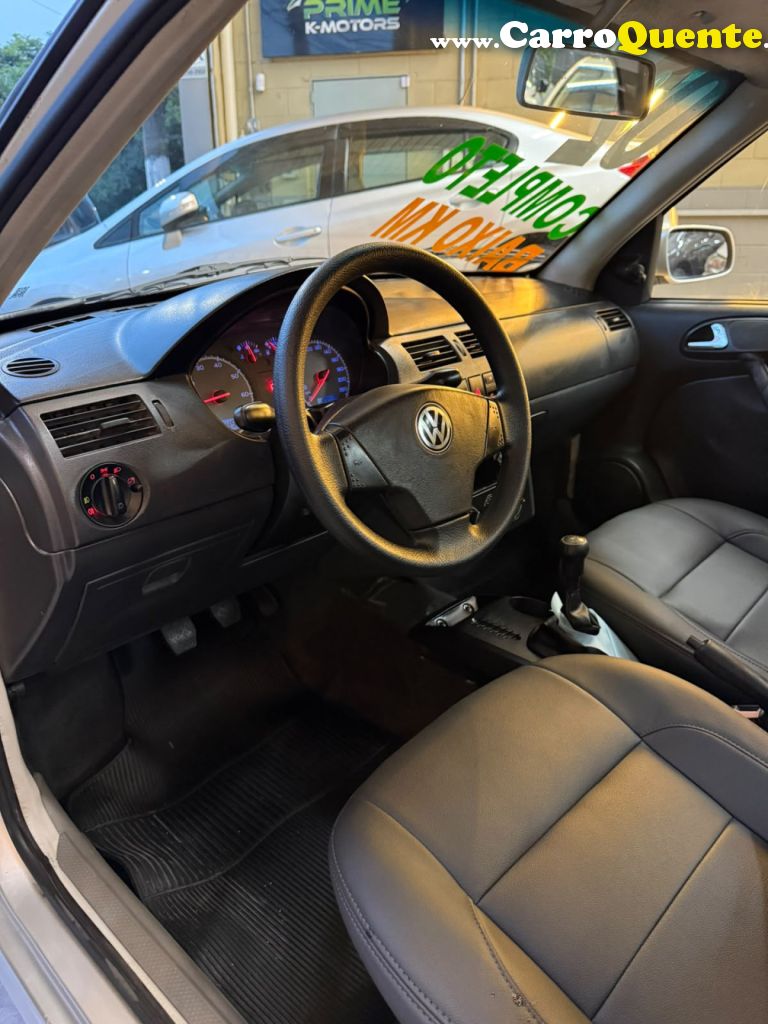 VOLKSWAGEN   SAVEIRO CITY 1.6   PRATA 2002 1.6 GASOLINA - Loja