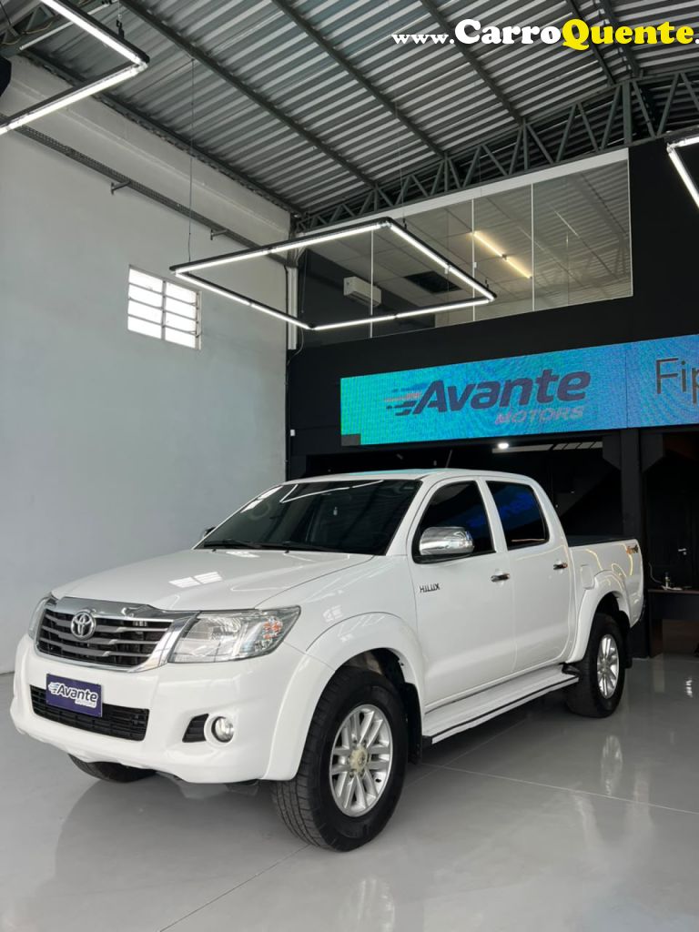 TOYOTA   HILUX CD SRV 4X2 2.7 FLEX 16V AUT.   BRANCO 2015 2.7 FLEX - Loja