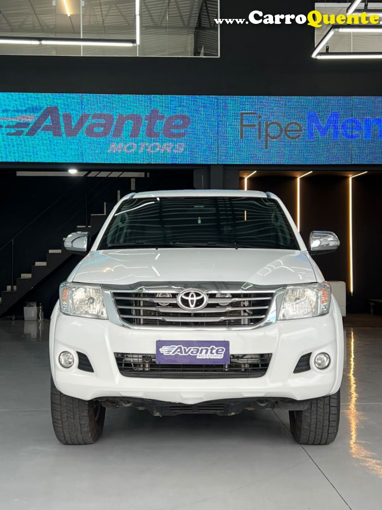 TOYOTA   HILUX CD SRV 4X2 2.7 FLEX 16V AUT.   BRANCO 2015 2.7 FLEX - Loja