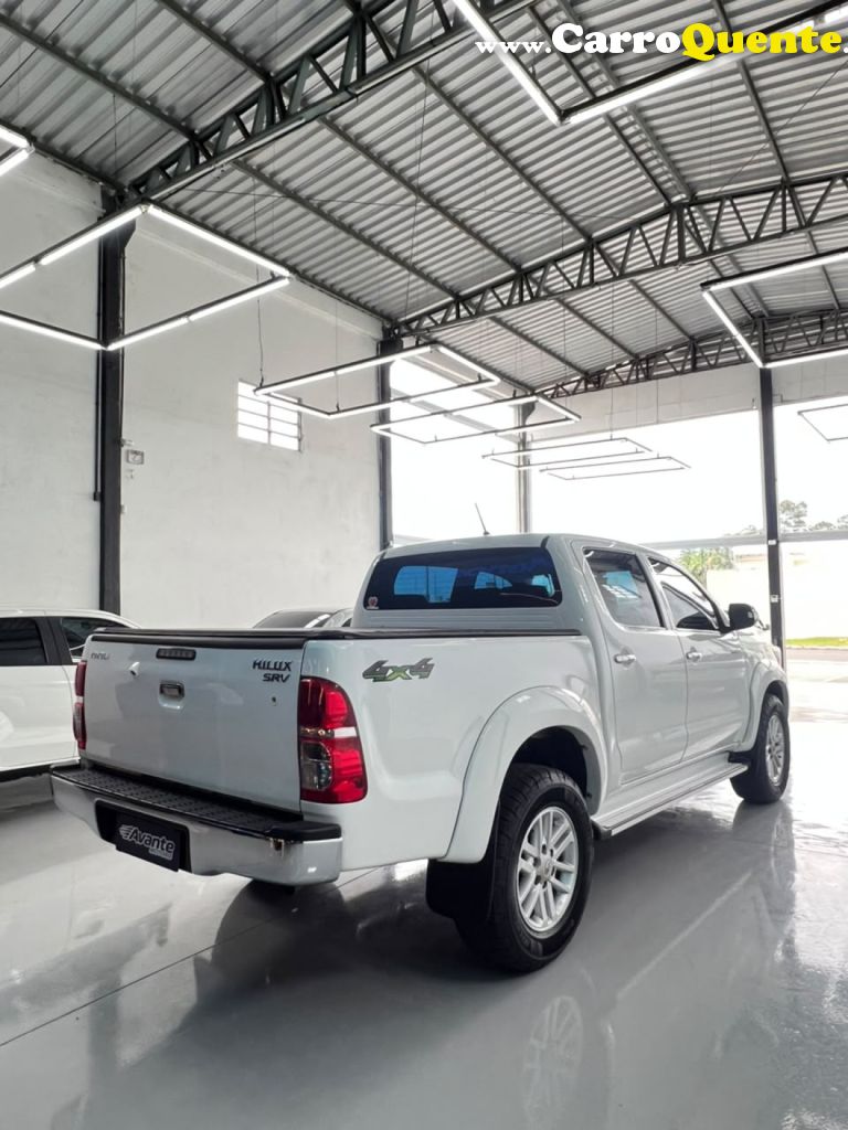 TOYOTA   HILUX CD SRV 4X2 2.7 FLEX 16V AUT.   BRANCO 2015 2.7 FLEX - Loja