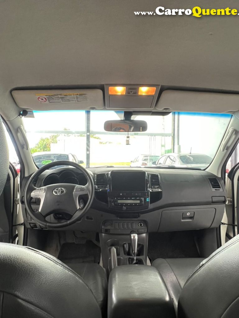TOYOTA   HILUX CD SRV 4X2 2.7 FLEX 16V AUT.   BRANCO 2015 2.7 FLEX - Loja