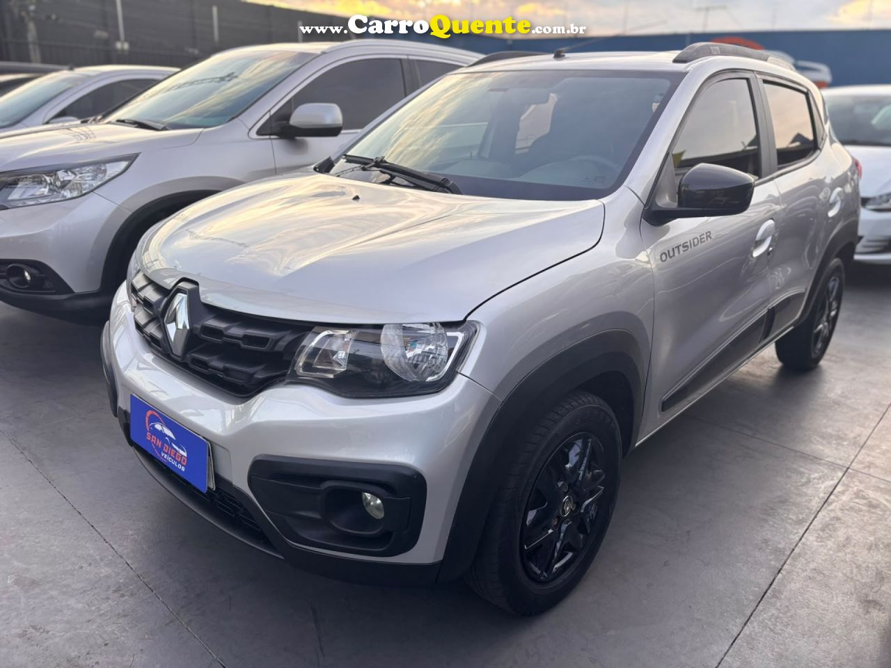 RENAULT   KWID OUTSIDER 1.0 FLEX 12V 5P MEC.   PRATA 2020 1.0 FLEX - Loja