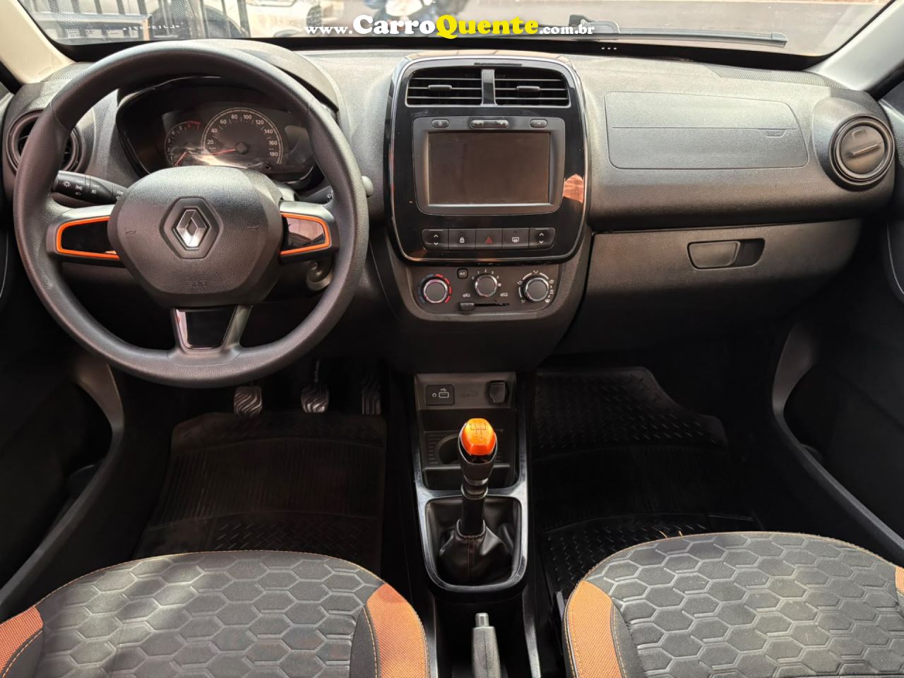 RENAULT   KWID OUTSIDER 1.0 FLEX 12V 5P MEC.   PRATA 2020 1.0 FLEX - Loja
