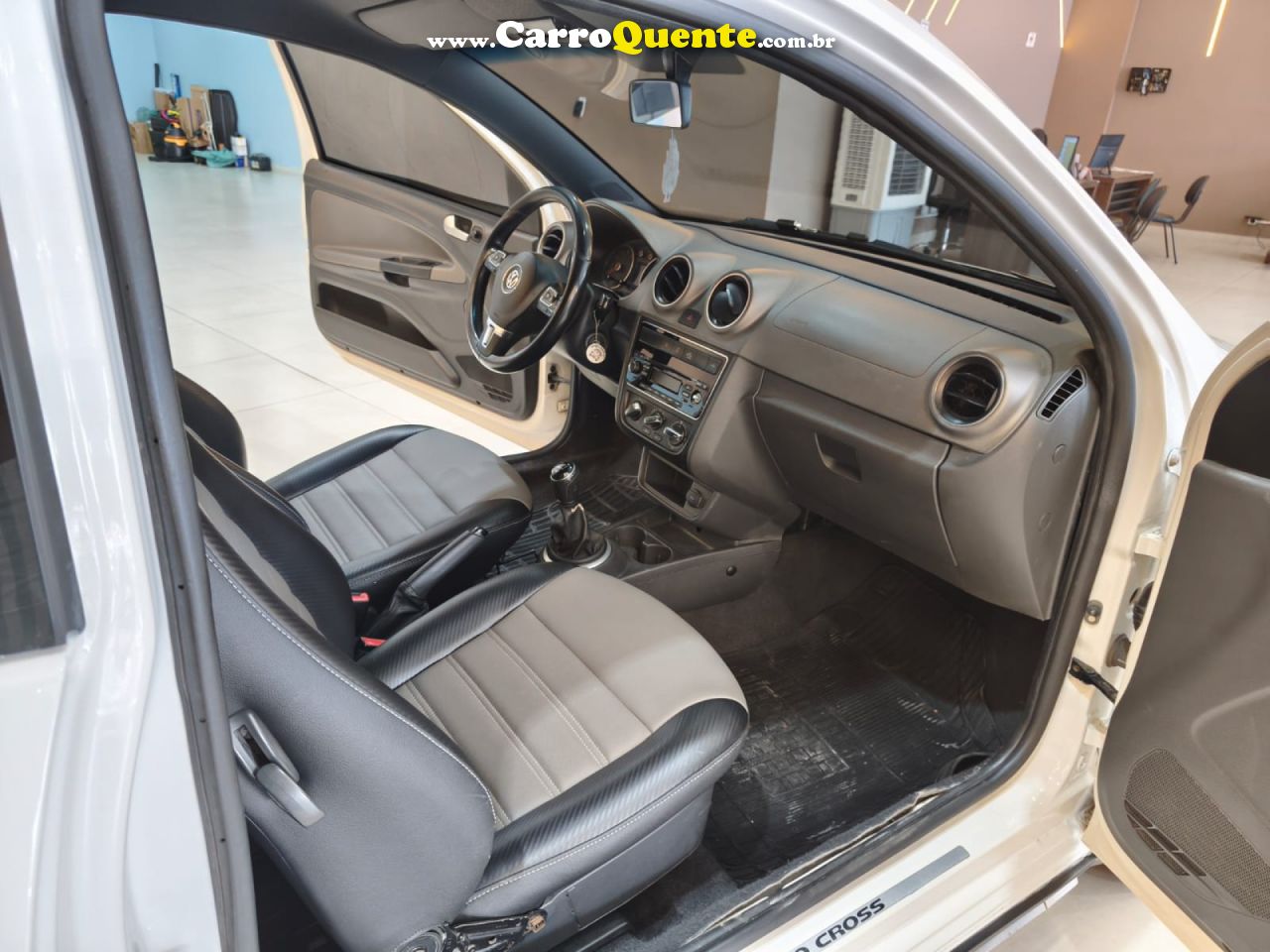 VOLKSWAGEN   SAVEIRO CROSS 1.6 T.FLEX 16V CD   BEGE 2016 1.6 GASOLINA - Loja
