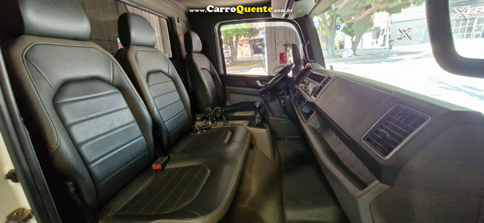 VOLKSWAGEN   11-180 DELIVERY 4X2 2P (DIESEL)(E6)   BRANCO 2024 3.8lts DIESEL - Loja