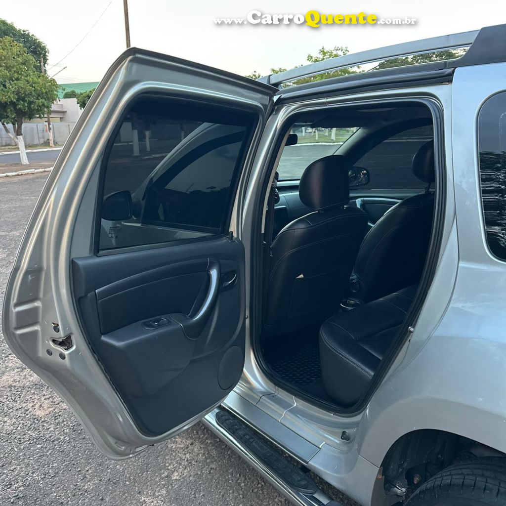 RENAULT   DUSTER DYNAMIQUE 1.6 FLEX 16V MEC.   PRATA 2014 1.6 FLEX - Loja