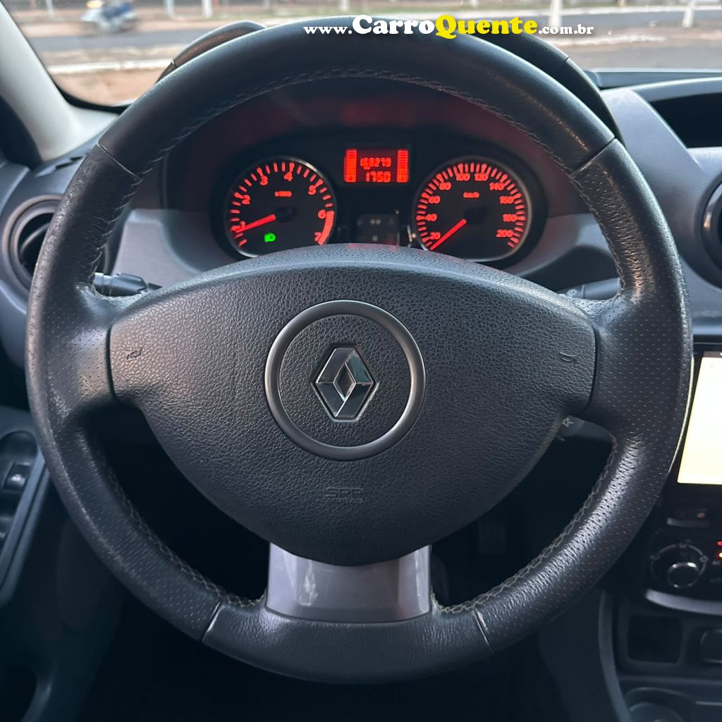 RENAULT   DUSTER DYNAMIQUE 1.6 FLEX 16V MEC.   PRATA 2014 1.6 FLEX - Loja