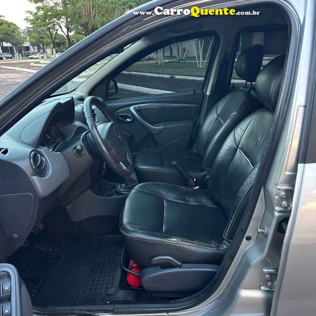 RENAULT   DUSTER DYNAMIQUE 1.6 FLEX 16V MEC.   PRATA 2014 1.6 FLEX - Loja