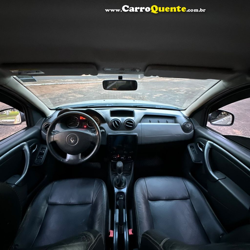 RENAULT   DUSTER DYNAMIQUE 1.6 FLEX 16V MEC.   PRATA 2014 1.6 FLEX - Loja