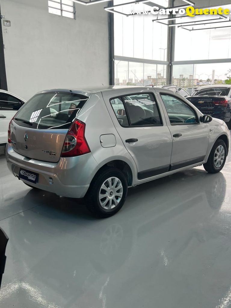 RENAULT   SANDERO EXPRESSION HI-FLEX 1.0 16V 5P   PRATA 2009 1.0 GASOLINA - Loja