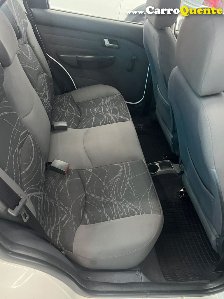 FIAT   SIENA EL 1.4 MPI FIRE FLEX 8V 4P   BRANCO 2015 1.4 FLEX - Loja