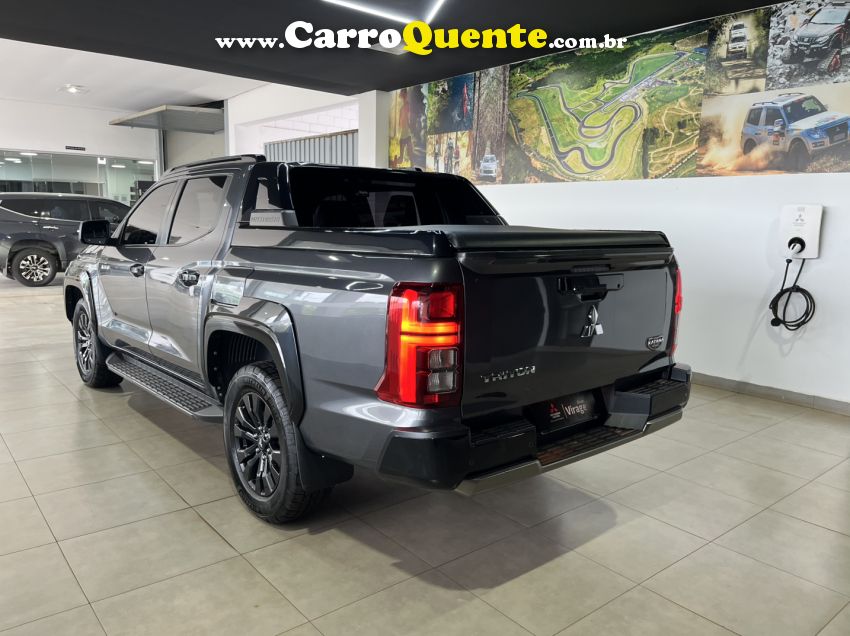 Mitsubishi TRITON 2.4 BITURBO DIESEL CD KATANA 4X4 AUTOMÁTICO - Loja