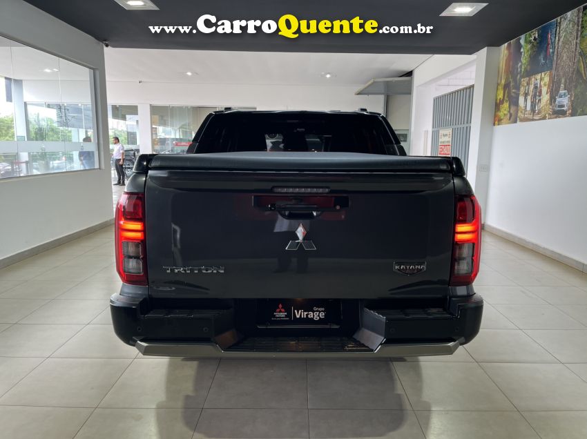 Mitsubishi TRITON 2.4 BITURBO DIESEL CD KATANA 4X4 AUTOMÁTICO - Loja