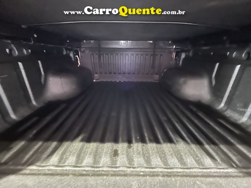 Mitsubishi TRITON 2.4 BITURBO DIESEL CD KATANA 4X4 AUTOMÁTICO - Loja