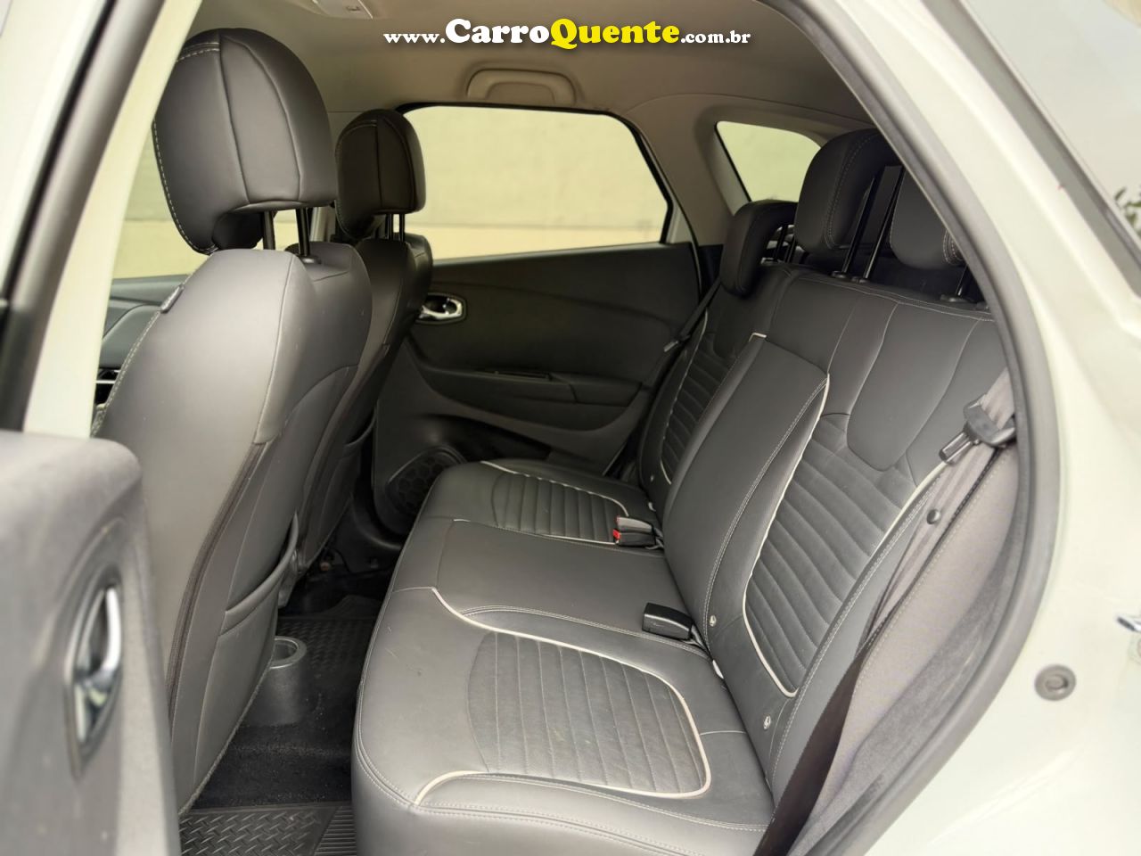 RENAULT CAPTUR 1.6 16V SCE INTENSE 2018 - Loja