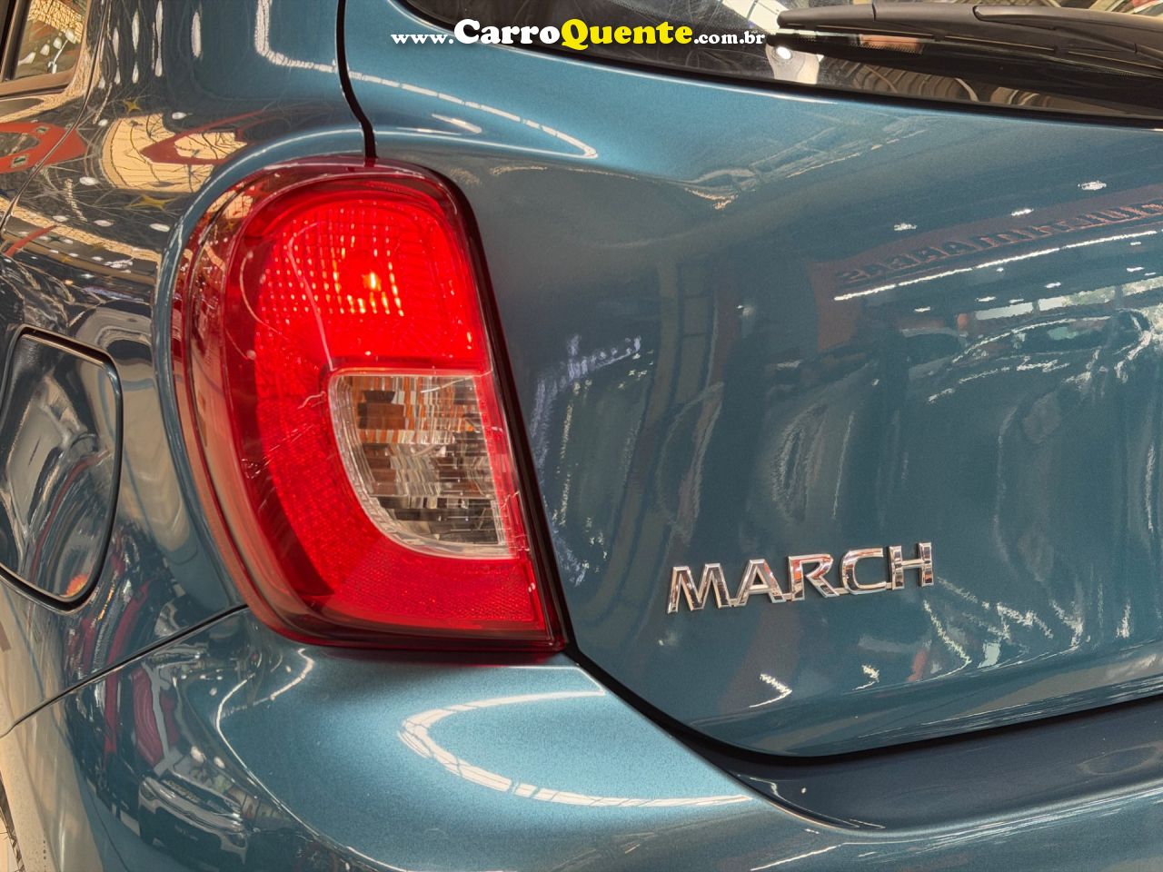 NISSAN MARCH 1.6 SV 16V 2016 - Loja