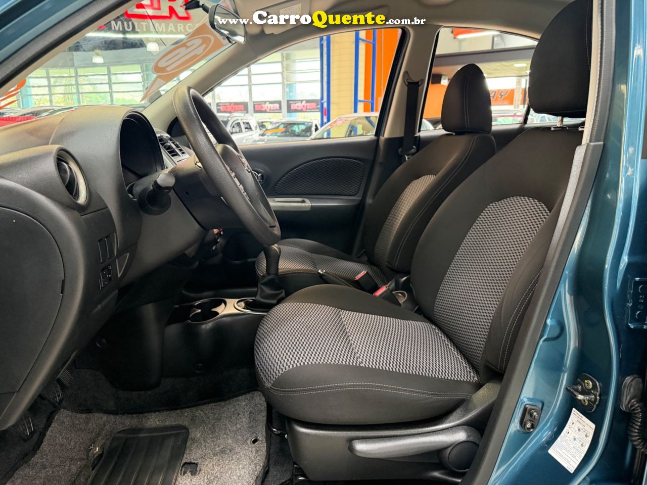 NISSAN MARCH 1.6 SV 16V 2016 - Loja