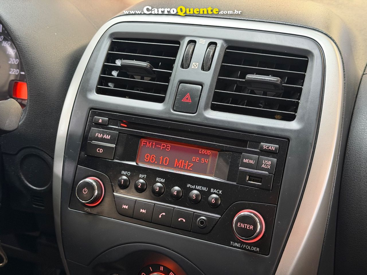 NISSAN MARCH 1.6 SV 16V 2016 - Loja