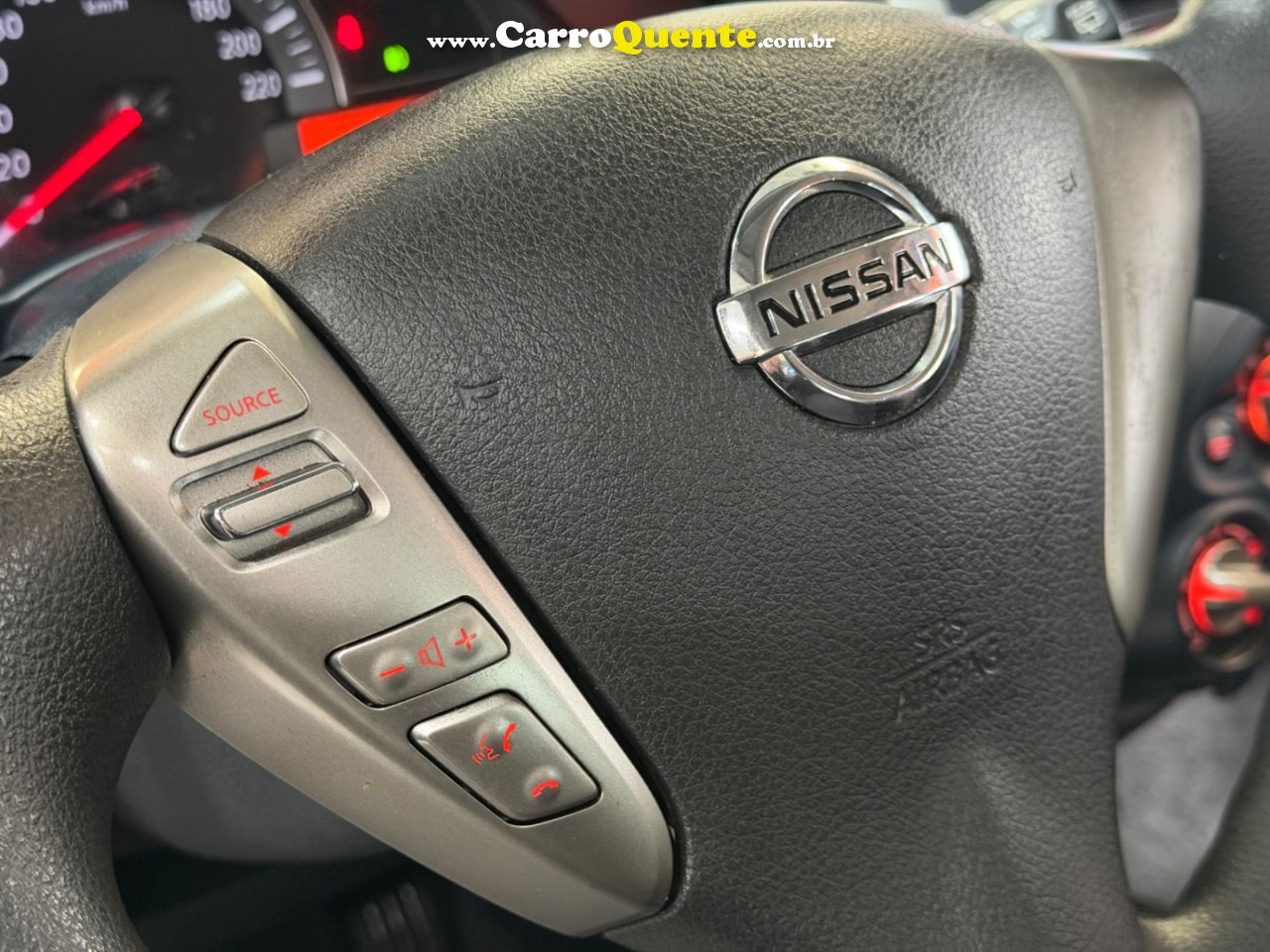NISSAN MARCH 1.6 SV 16V 2016 - Loja
