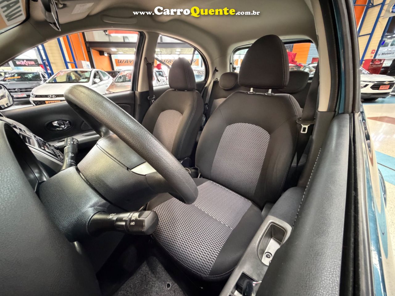 NISSAN MARCH 1.6 SV 16V 2016 - Loja