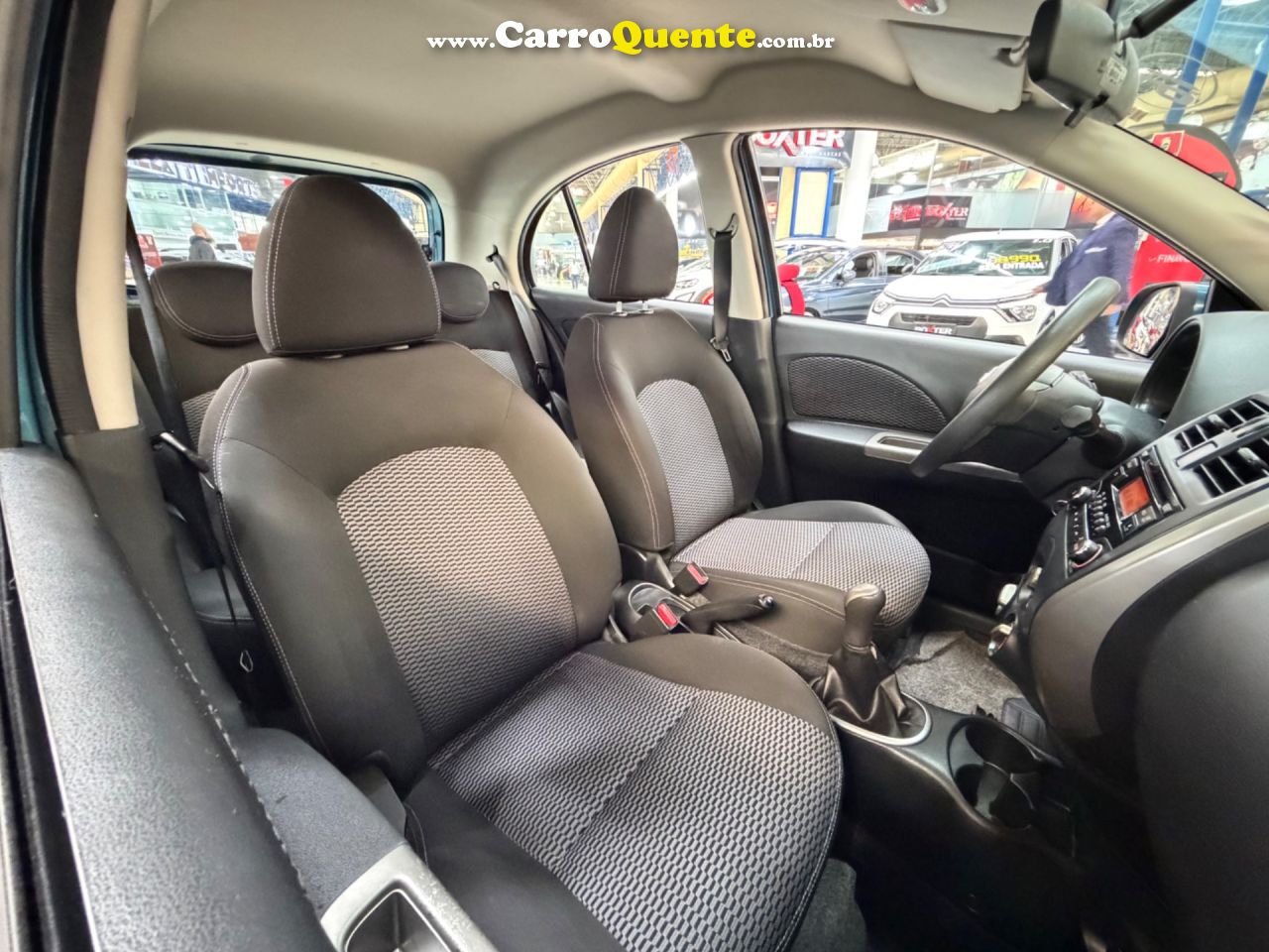 NISSAN MARCH 1.6 SV 16V 2016 - Loja