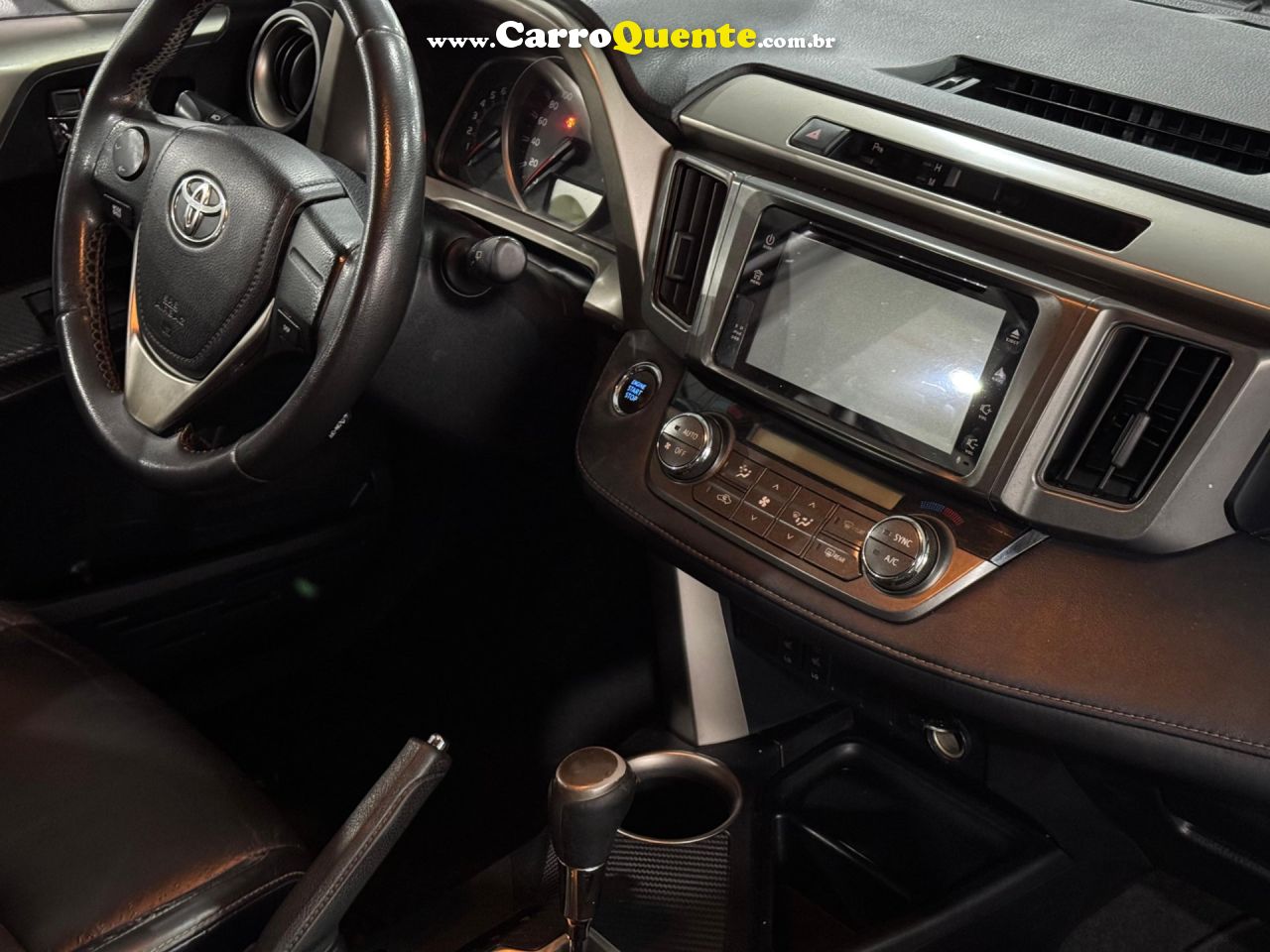TOYOTA RAV4 2.0 4X4 16V 2014 - Loja