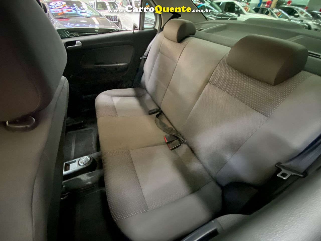VOLKSWAGEN VOYAGE 1.0 MI 8V 2011 - Loja
