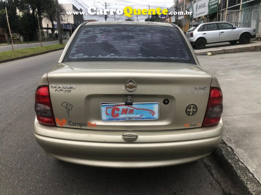 Chevrolet CORSA 1.0 MPFI CLASSIC SEDAN LIFE 8V FLEX 4P MANUAL - Loja