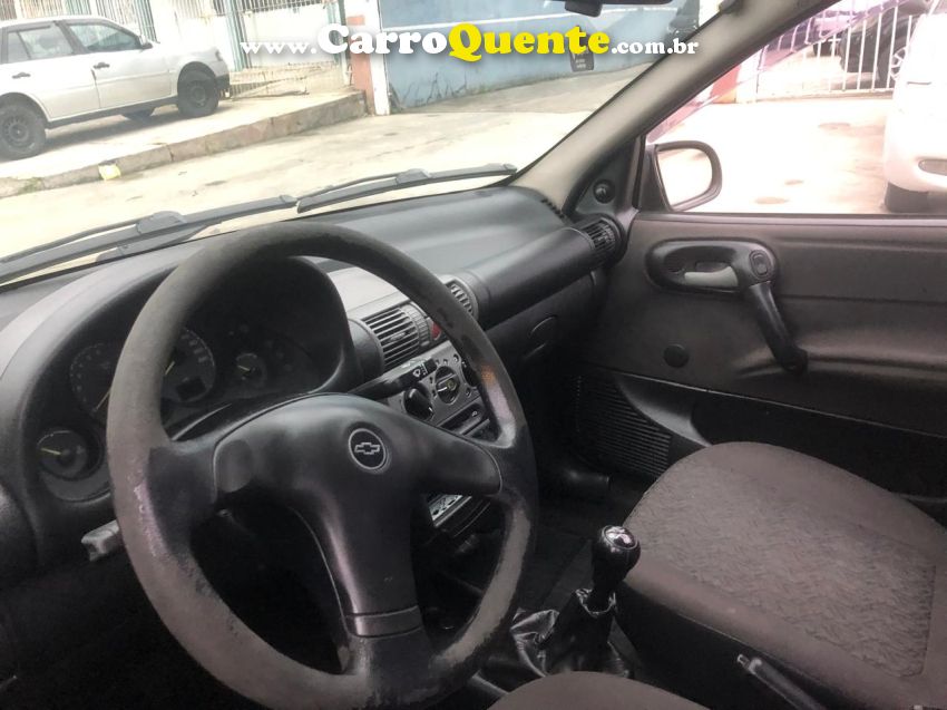 Chevrolet CORSA 1.0 MPFI CLASSIC SEDAN LIFE 8V FLEX 4P MANUAL - Loja
