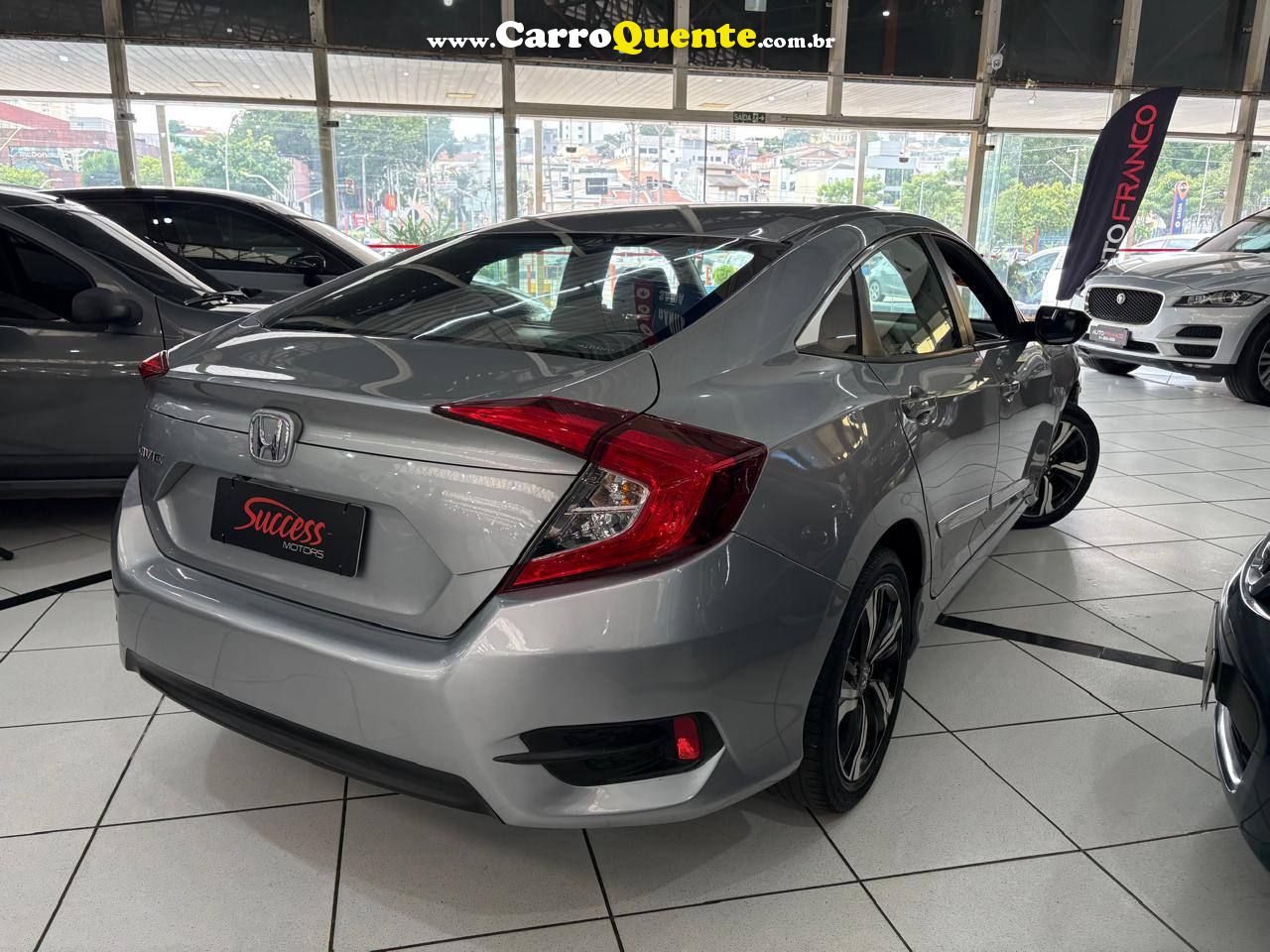 CIVIC 2.0 EX AT. C/ BAIXA KM 2019 - Loja