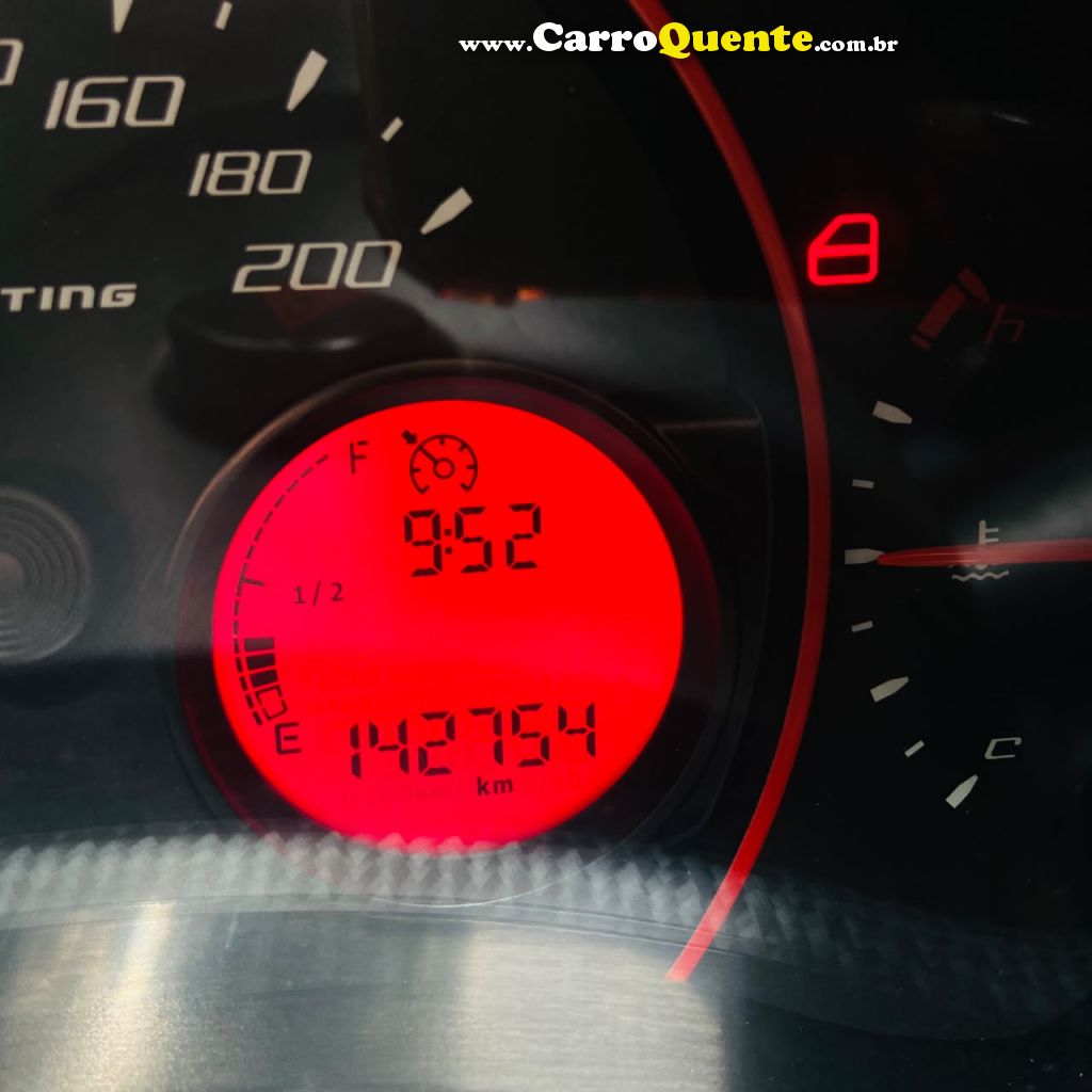 FIAT UNO 1.4 SPORTING 8V 2012 - Loja